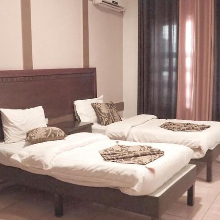 Al Fawanes Hotel Apartments 암만 외부 사진