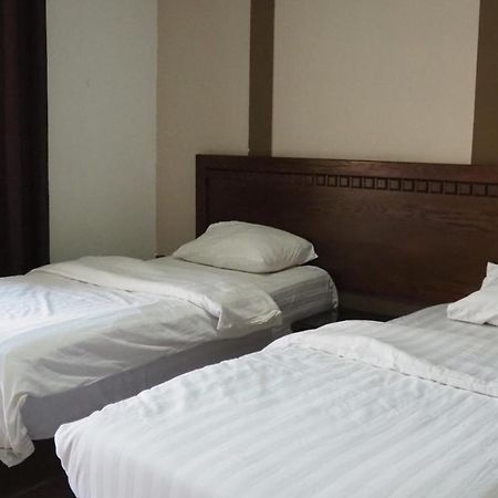 Al Fawanes Hotel Apartments 암만 외부 사진