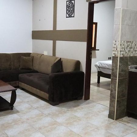 Al Fawanes Hotel Apartments 암만 외부 사진