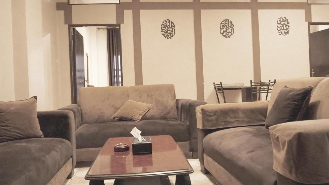 Al Fawanes Hotel Apartments 암만 외부 사진