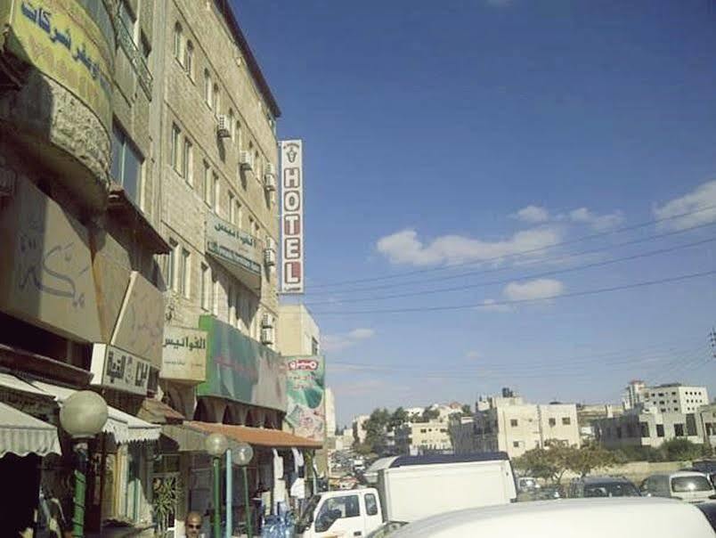 Al Fawanes Hotel Apartments 암만 외부 사진