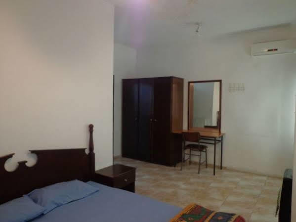 Al Fawanes Hotel Apartments 암만 외부 사진